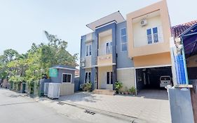 Capital O 3971 Griya Loka Syariah 1 Sampangan